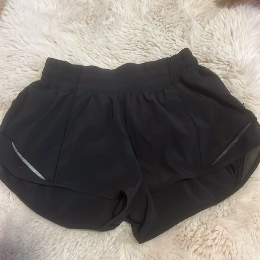 Lulu lemon woman’s shorts